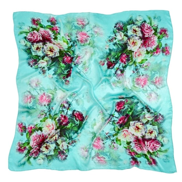 Chusta jedwabna Aqua Roses 105x105 cm z turkusowym tłem i różanym wzorem