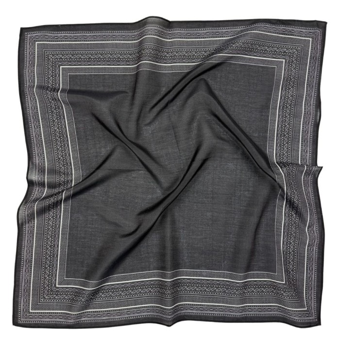 Gawroszka Paisley Frame Noir z bawełny i jedwabiu w czarnym kolorze