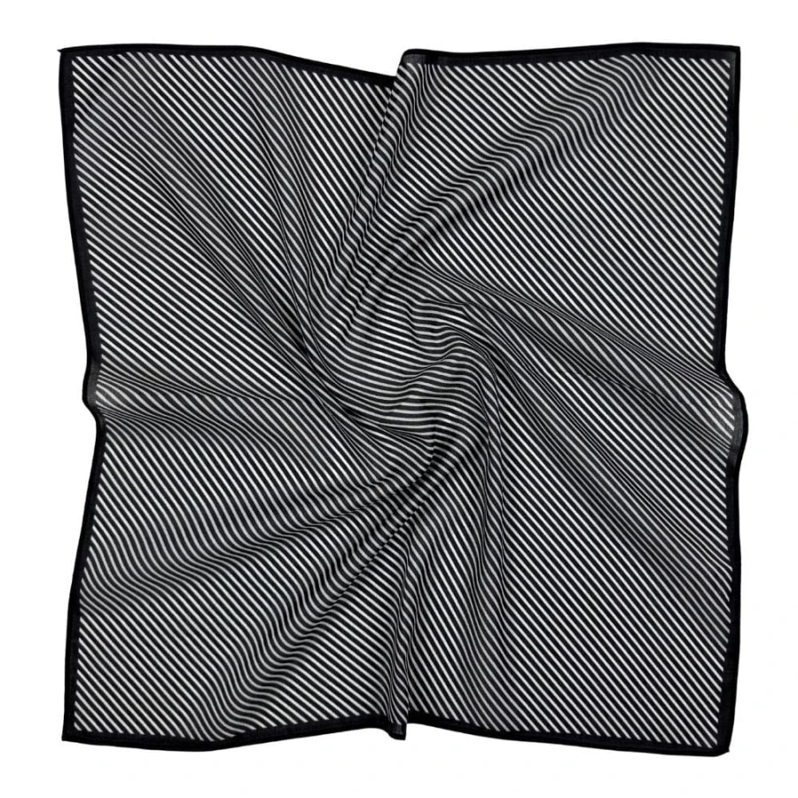 Gawroszka Czarne Linie 53x53 cm w czarno-białe paski
