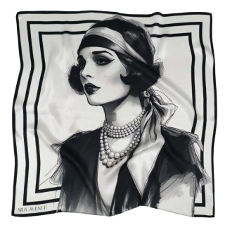 Jedwabna apaszka La Dame 68 × 68 cm z czarno-białym portretem eleganckiej kobiety w perłach
