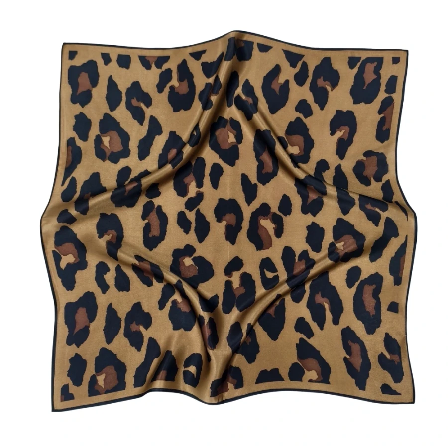 Apaszka jedwabna Golden Leopard 68 × 68 cm -1.webp