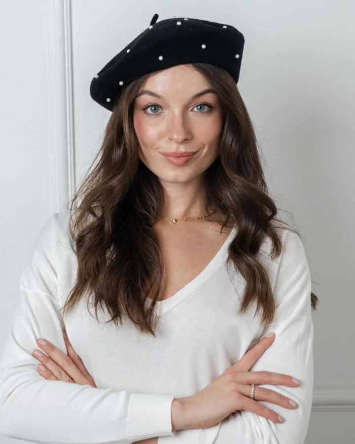 beret_czarny_wysadzany_perełkami_2.jpg