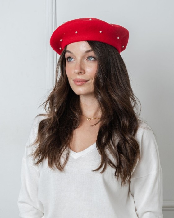 beret_czerwony_wysadzany_perełkami_1.jpg