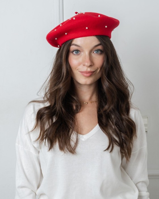 beret_czerwony_wysadzany_perełkami_2.jpg