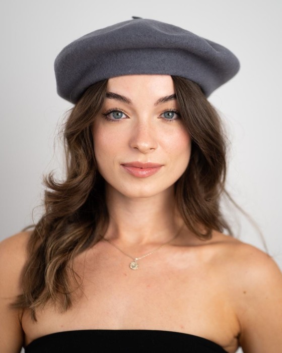 szary beret damski