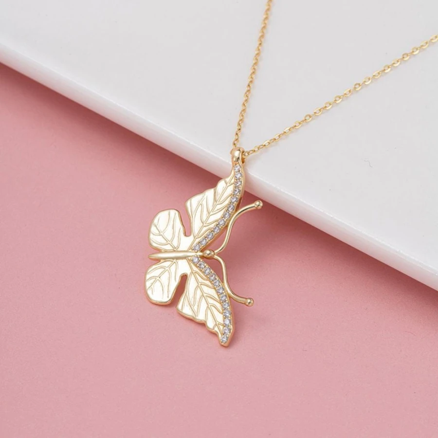 Naszyjnik Golden Butterfly ze srebra 925 pozłacanego 14K złotem z cyrkoniami AAAA w kształcie motyla