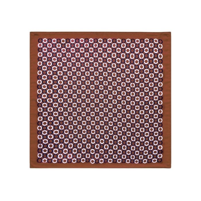 Koniakowa jedwabna poszetka z geometrycznym wzorem
