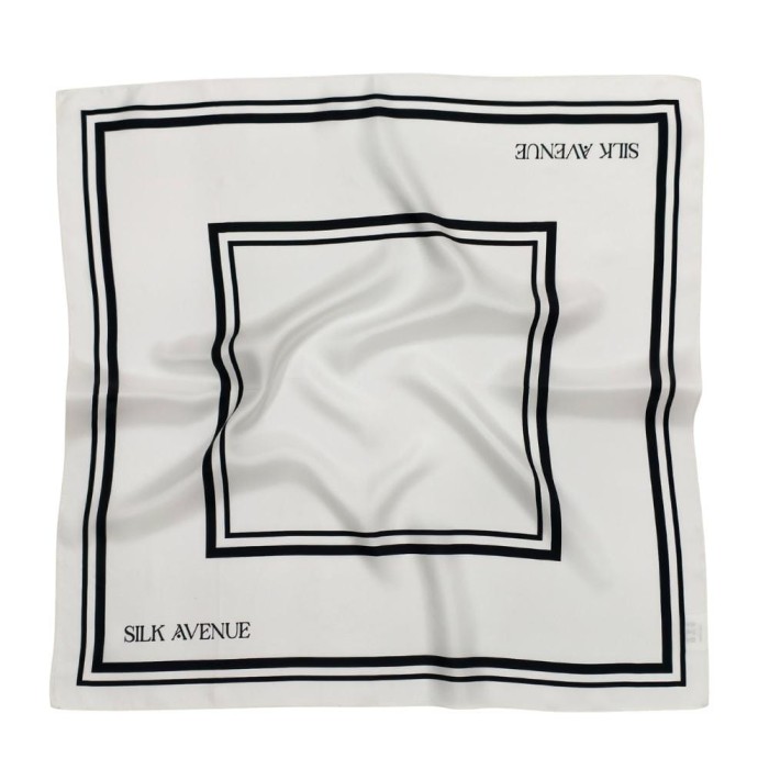 Jedwabna apaszka Blanc Noir Silk Avenue – biała z czarnymi paskami, jedwab twill 14 momme